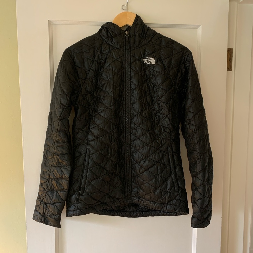 The North Face Women's Black Quilted Puffer Hooded Jacket